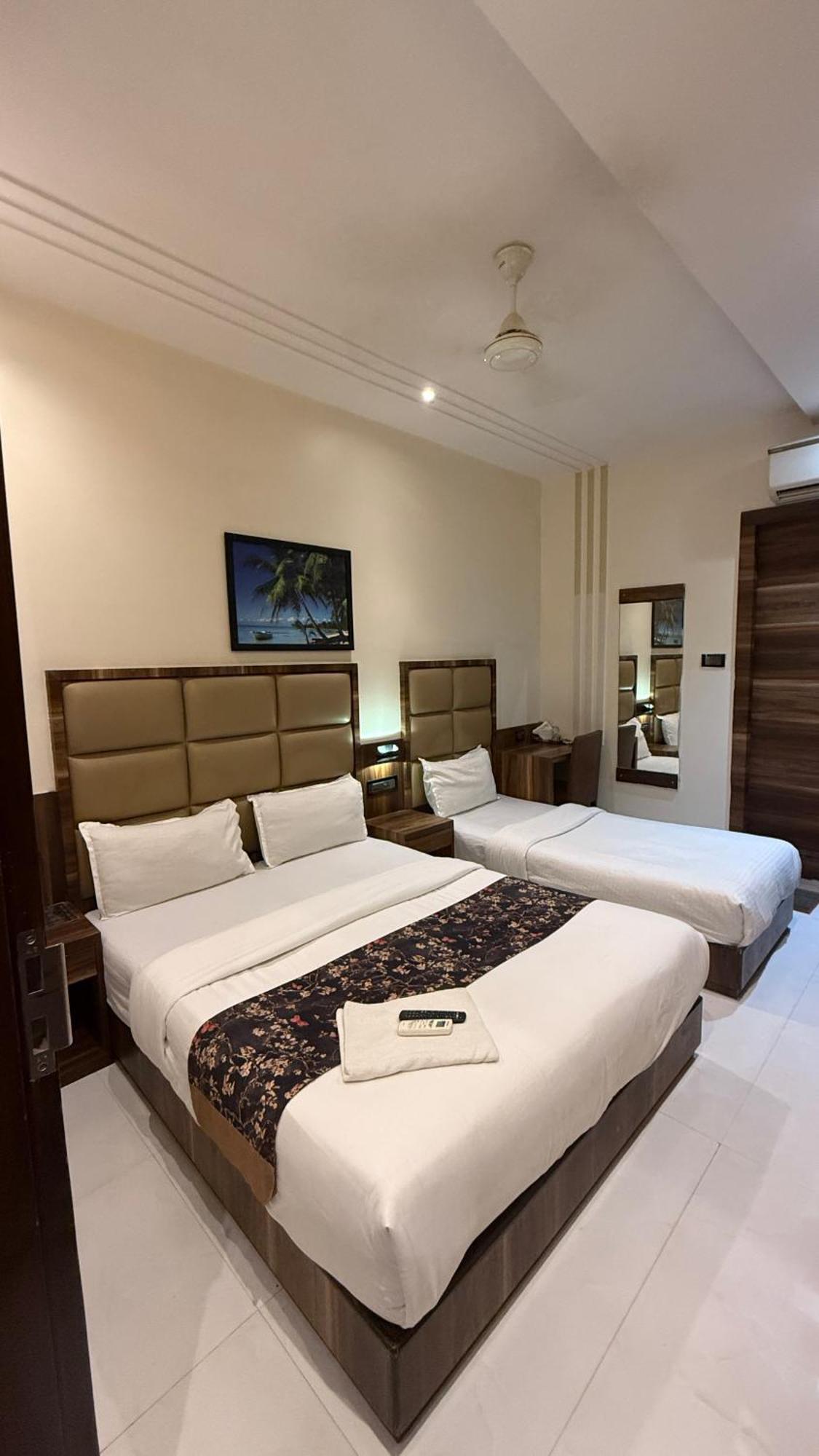 M E R I T O N Hotel T-2 Bombaim Exterior foto